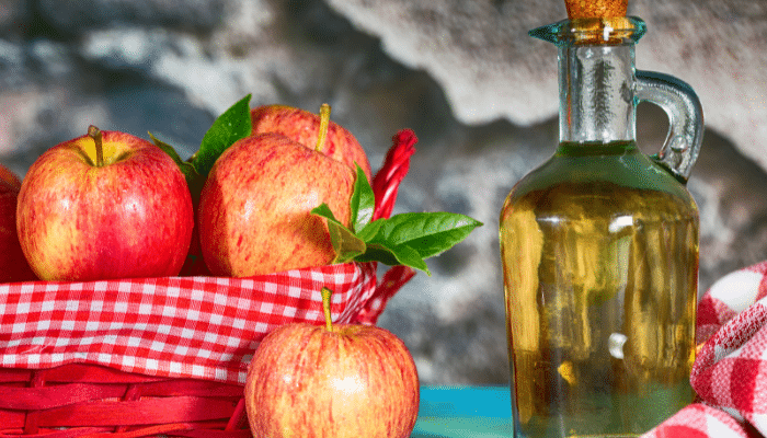 Apple cider vinegar for oily skin and pimples